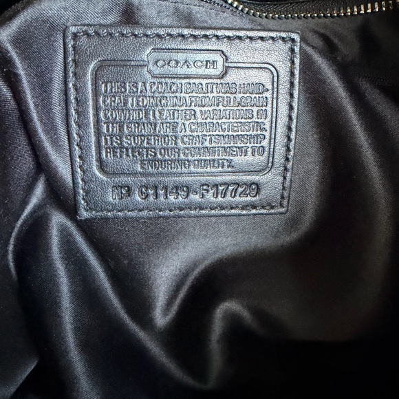 Black Patent Leather Tote Bag - Picture 4 of 7